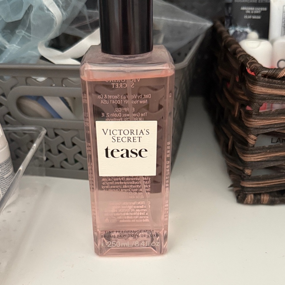 Victoria's Secret Tease Perfume - Pink